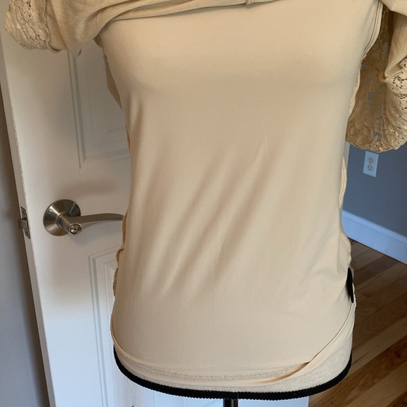 Shaping & Smoothing Twist Front Top - Picture 8 of 9